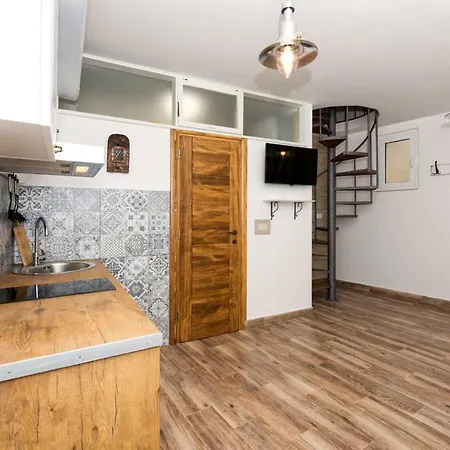 Old Apartment Split