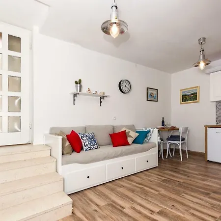 Apartment Old