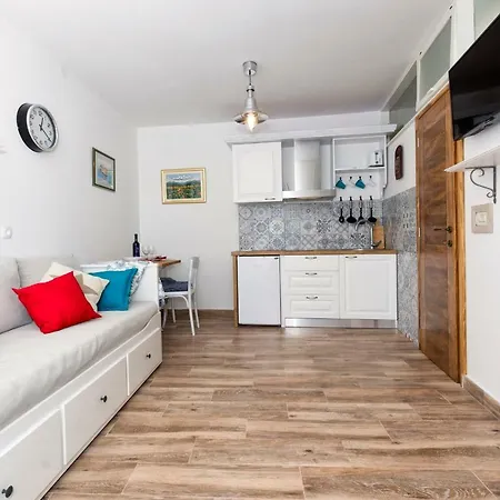 Old Apartment Split