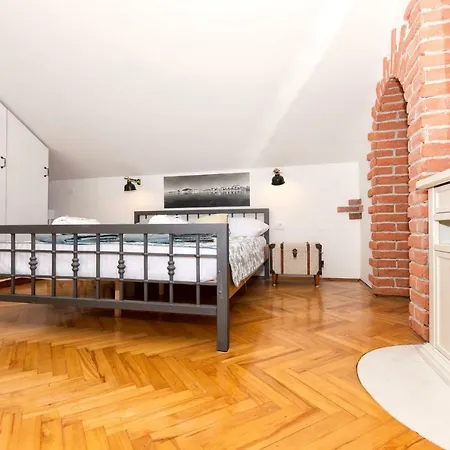 Apartment Old